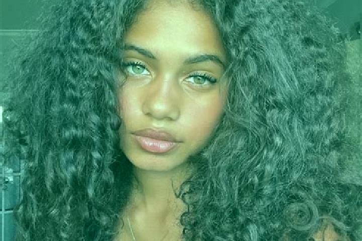 Sienna, 30, a black grey-eyed ebony companion based in Walsbets. Offering CIM, Duos, Domination. Available for incall and outcall, day and evening dates.