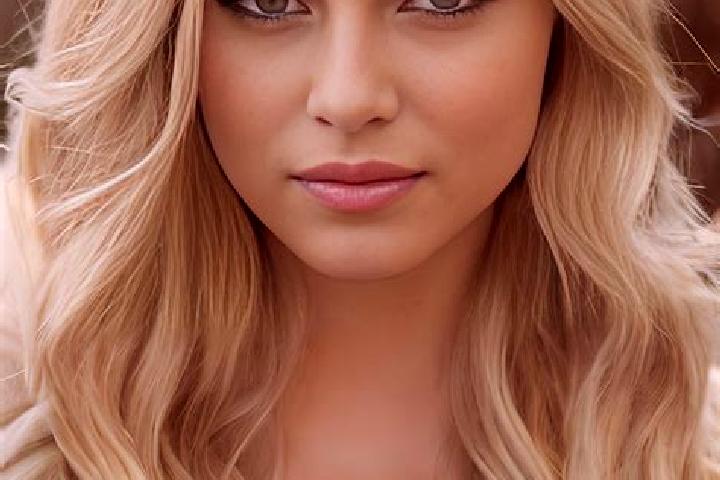 Sienna, 30, a blonde dark-eyed european companion based in Hey. Offering Deep French Kissing, A-Level, BDSM, Duos. Available for incall and outcall, overnigh...