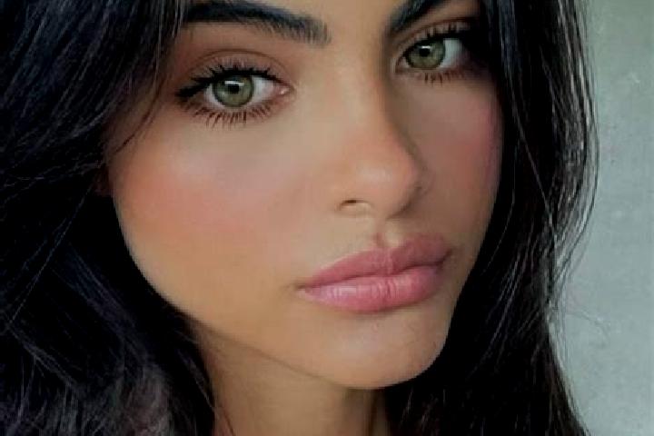 Sienna, 30, a brunette green-eyed mediterranean companion based in Corbsori. Offering Striptease, Dinner Date, OWO, Tantra. Available for incall and outcall,...