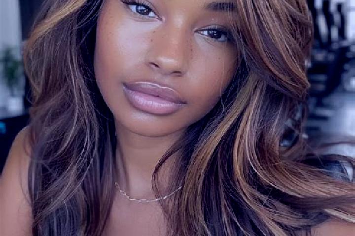 Sienna, 30, a dark blonde brown-eyed mixed companion based in Mitsoudje. Offering GFE, Couples, Erotic Massage. Available for incall and outcall, overnight b...