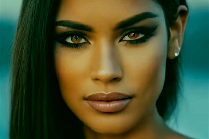 Sienna, 30, a red dark-eyed latina companion based in Damiao. Offering Massage, GFE, Couples. Available for incall and outcall, overnight bookings available.