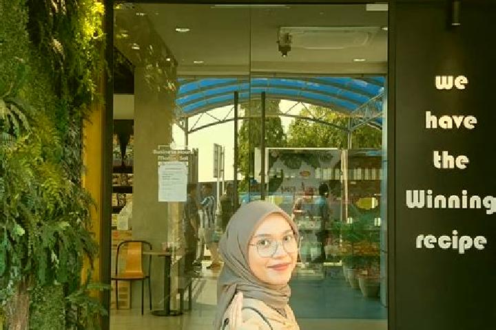 Sienna, 30 — Escort in Rambang, Indonesia