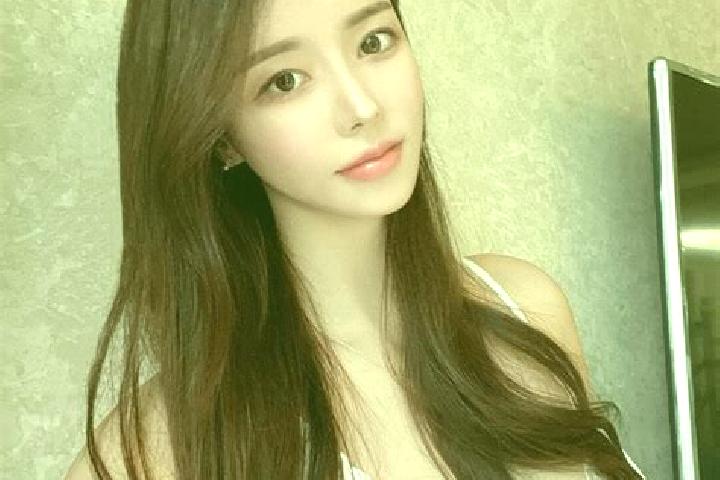 Sienna, 30 — Escort in Tajike abati, China