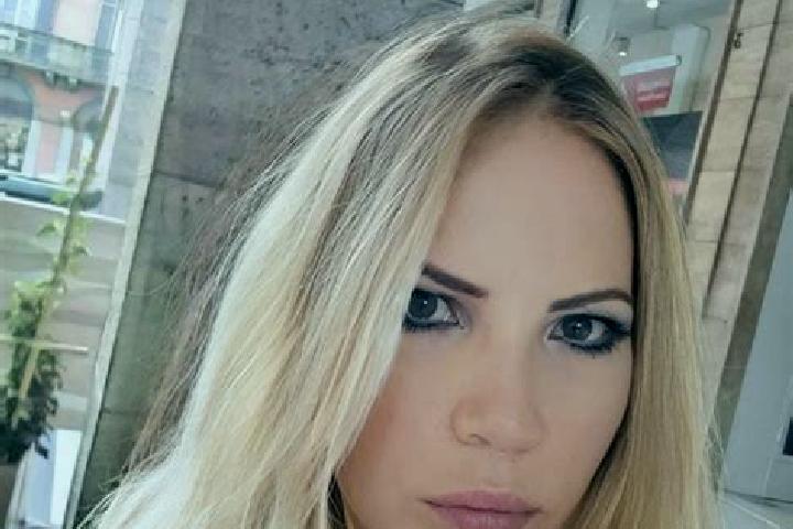 Sienna, 30 — Escort in Vulpasesti, Romania