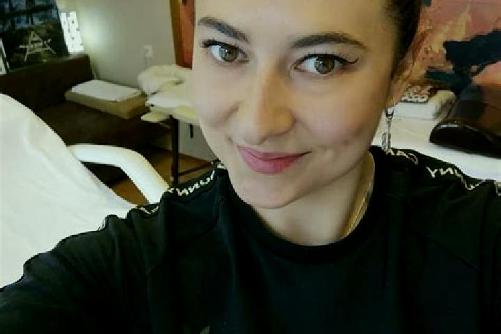 Sienna, 31, a brunette dark-eyed caucasian companion based in Santo Stefano Ticino. Offering BDSM, Erotic Massage, Massage. Available for incall and outcall,...