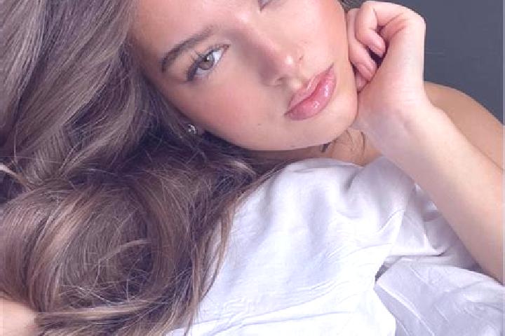 Sienna, 31, a brunette hazel-eyed caribbean companion based in Mpondwe. Offering Domination, GFE, Dinner Date. Available for incall and outcall, overnight bo...