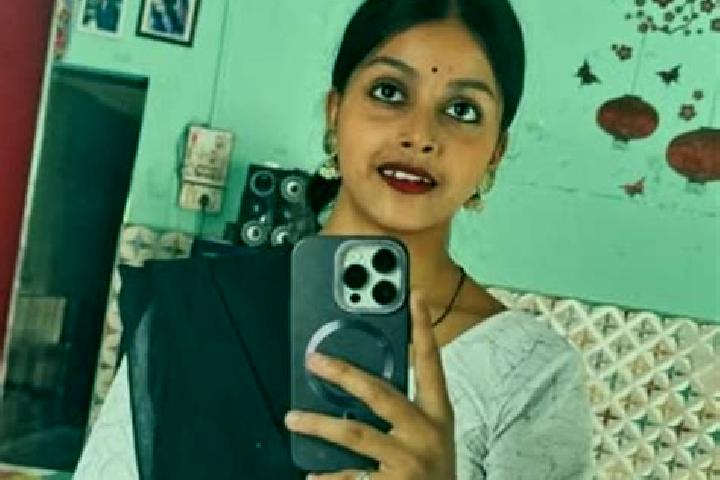 Sienna, 31 — Escort in Manpur, India