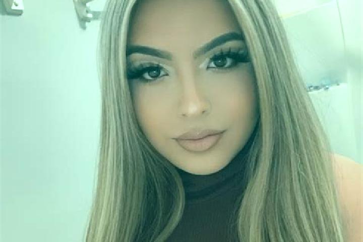 Sienna, 32, a blonde brown-eyed latina companion based in Stainz bei Straden. Offering CIM, A-Level, Party Girl, Erotic Massage, Prostate Massage. Available ...