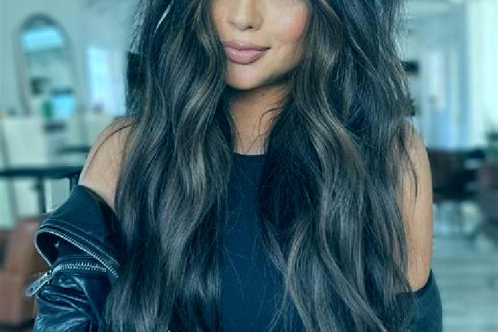 Sienna, 32, a brunette dark-eyed mixed companion based in Dumitrestii Galatii. Offering Striptease, OWO, Duos. Available for incall and outcall, day and even...