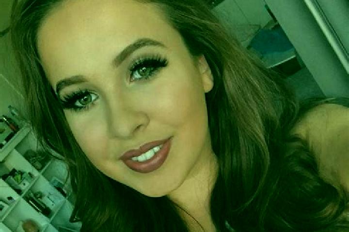 Sienna, 32, a brunette dark-eyed mixed companion based in Santa Adelaida. Offering Overnight, Erotic Massage. Available for incall and outcall, day and eveni...