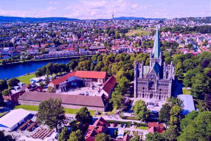 Sienna, 32 — Escort in Trondheim, Norway