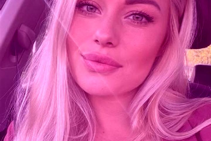 Sienna, 33, a blonde hazel-eyed mediterranean companion based in Altinopolis. Offering Domination, 69, OWO, Striptease. Available for incall and outcall, day...