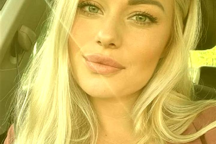 Sienna, 33, a blonde hazel-eyed slavic companion based in Bekaha. Offering Erotic Massage, Dinner Date, BDSM, Overnight, OWO. Available for incall and outcal...