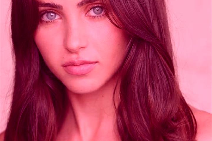 Sienna, 33, a brunette blue-eyed indian companion based in Bigoudine. Offering Tantra, Travel Companion, CIM. Available for incall and outcall, day and eveni...