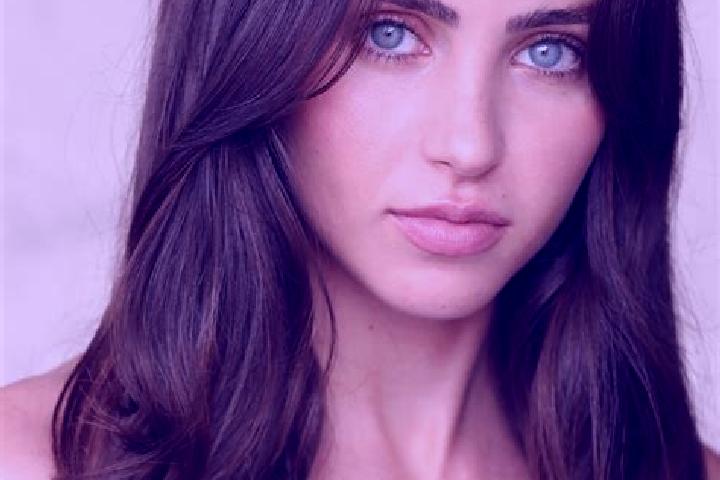 Sienna, 33, a brunette hazel-eyed middle eastern companion based in Suslanesti. Offering Overnight, Striptease, Duos, Girlfriend Experience. Available for in...