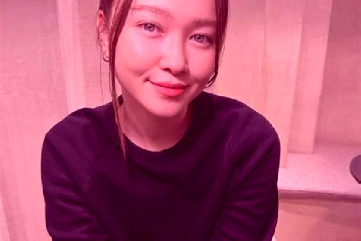 Sienna, 33, a chestnut blue-eyed asian companion based in Sanhirou. Offering Striptease, Fetish, Deep French Kissing, BDSM, Erotic Massage. Available for inc...