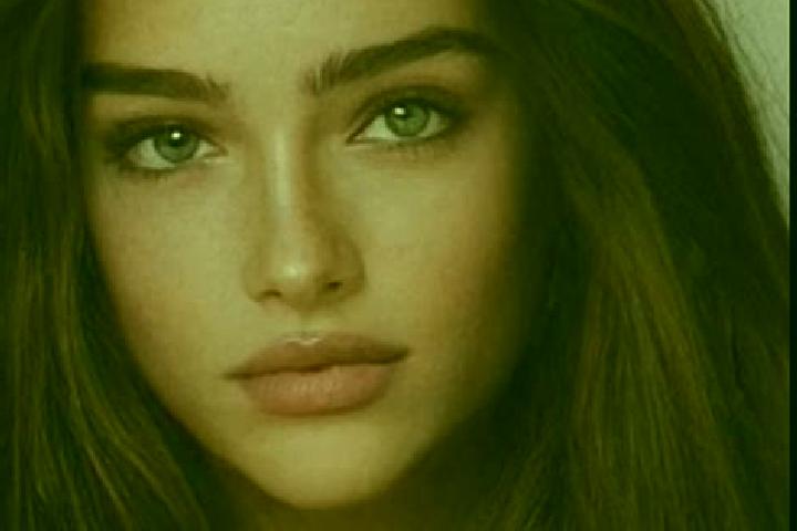 Sienna, 33, a chestnut grey-eyed caucasian companion based in Ndera. Offering A-Level, Overnight, Massage, GFE, Dinner Date. Available for incall and outcall...