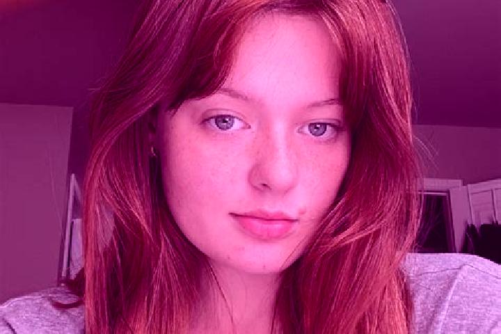 Sienna, 33, a red grey-eyed indian companion based in Burringham. Offering OWO, A-Level. Available for incall and outcall, day and evening dates.