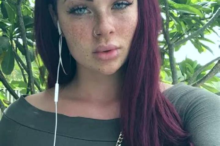 Sienna, 33, a red grey-eyed latina companion based in Freiburg. Offering Travel Companion, Tantra, BDSM, 69, CIM. Available for incall and outcall, day and e...