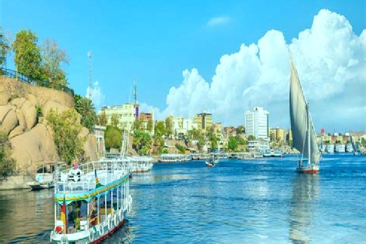 Sienna, 33 — Escort in Bani Ubayd, Egypt