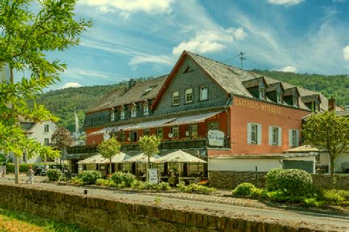 Sienna, 33 — Escort in Oberfell, Germany