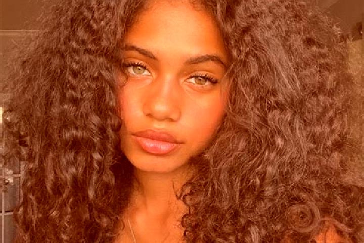 Sienna, 34, a auburn blue-eyed ebony companion based in Cansuje. Offering A-Level, Party Girl, Massage, Fetish. Available for incall and outcall, overnight b...
