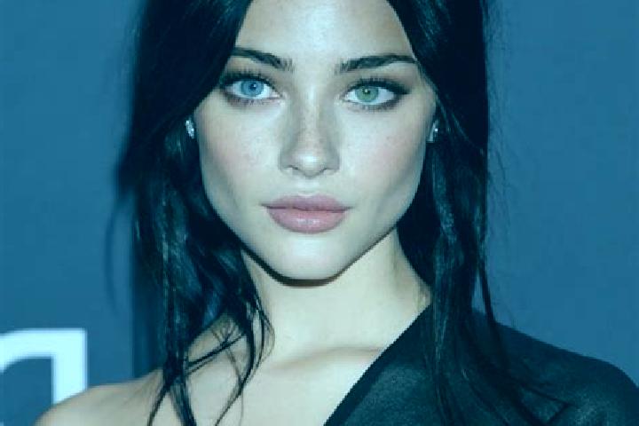 Sienna, 34, a black blue-eyed latina companion based in Dubravica. Offering Party Girl, OWO, A-Level. Available for incall and outcall, day and evening dates.