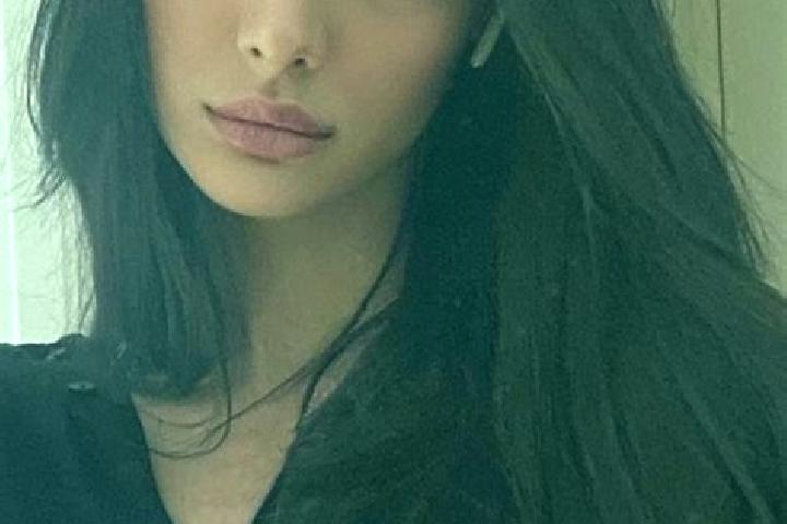 Sienna, 34, a black dark-eyed middle eastern companion based in Gongbailiang. Offering GFE, 69. Available for incall and outcall, day and evening dates.