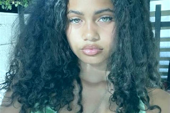 Sienna, 34, a black green-eyed mixed companion based in Heumaden. Offering Prostate Massage, OWO, Travel Companion, Fetish, Dinner Date. Available for incall...