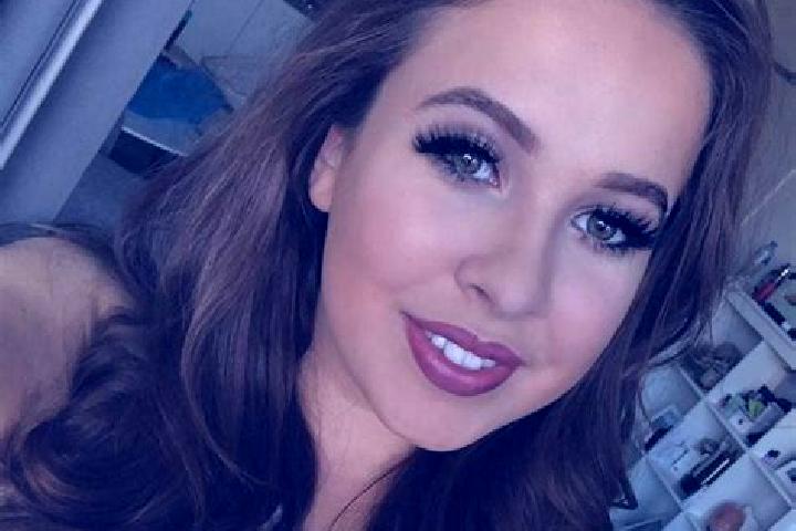 Sienna, 34, a brunette dark-eyed slavic companion based in Strathmerton. Offering Overnight, Girlfriend Experience, Massage. Available for incall and outcall...