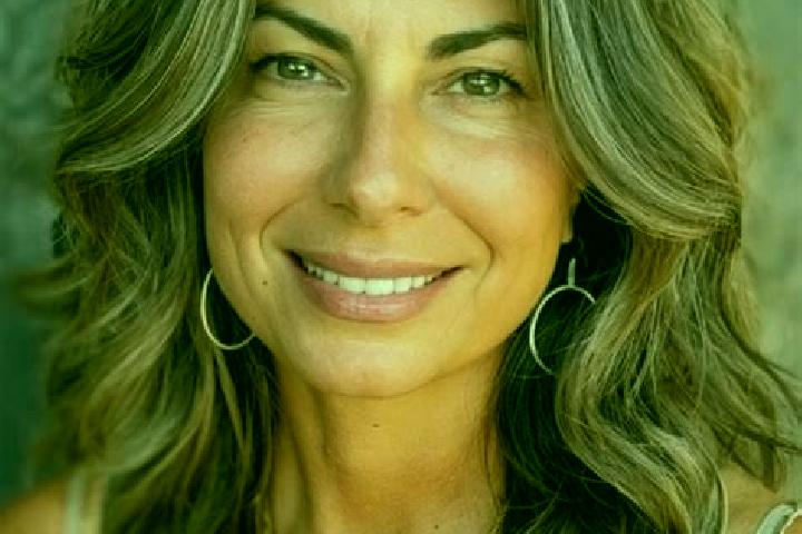 Sienna, 34, a brunette grey-eyed caribbean companion based in Buzim. Offering Domination, GFE, OWO, Couples. Available for incall and outcall, day and evenin...