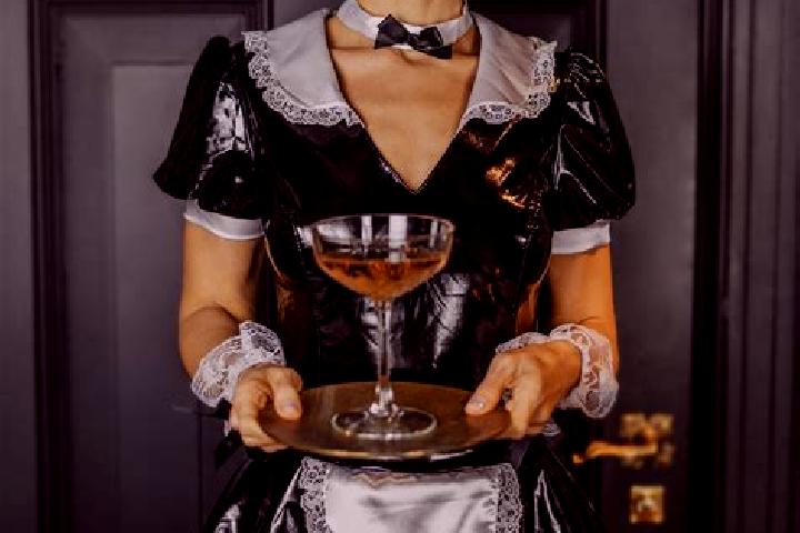 Sienna, 34, a red dark-eyed caucasian companion based in Srowo. Offering Dinner Date, Fetish, Erotic Massage, BDSM. Available for incall and outcall, overnig...