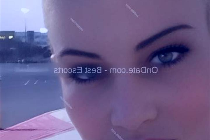 Sienna, 34 — Escort in Childress, United States