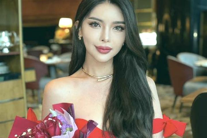 Sienna, 34 — Escort in Chua Hang, Vietnam
