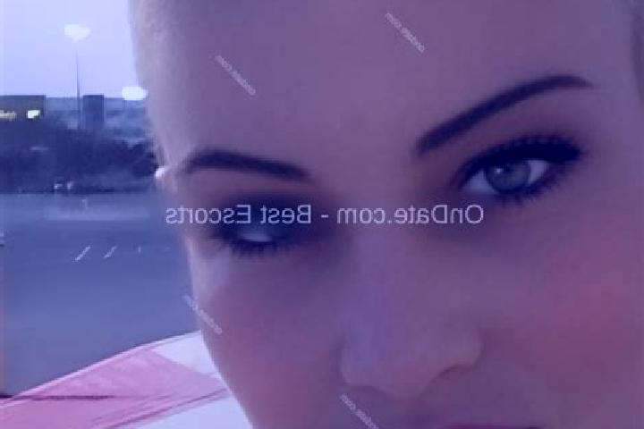 Sienna, 34 — Escort in Lakeport, United States