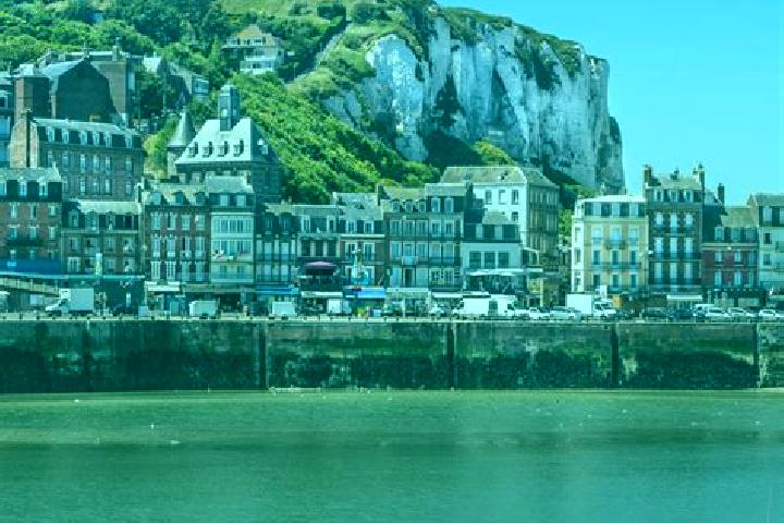 Sienna, 34 — Escort in Le Treport, France