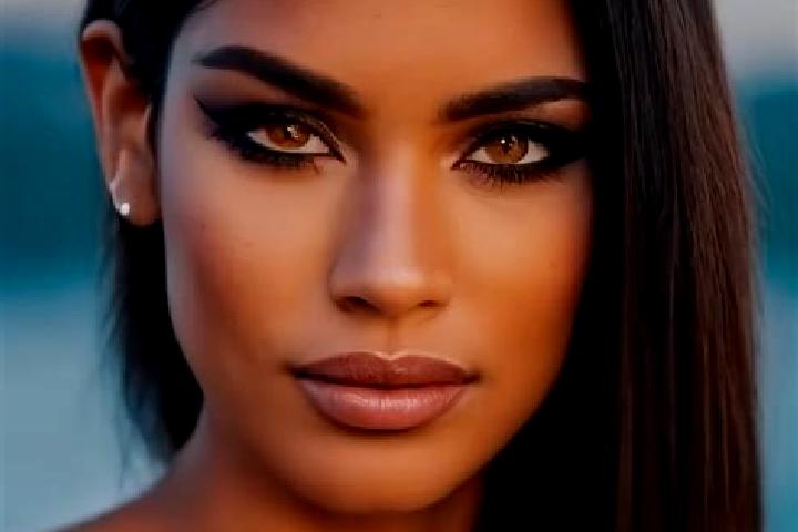 Sienna, 35, a auburn hazel-eyed latina companion based in Gauribidanur. Offering Girlfriend Experience, CIM, Couples. Available for incall and outcall, overn...