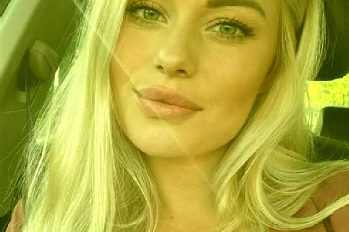 Sienna, 35, a blonde green-eyed european companion based in Keiraville. Offering CIM, Girlfriend Experience, A-Level, Couples. Available for incall and outca...
