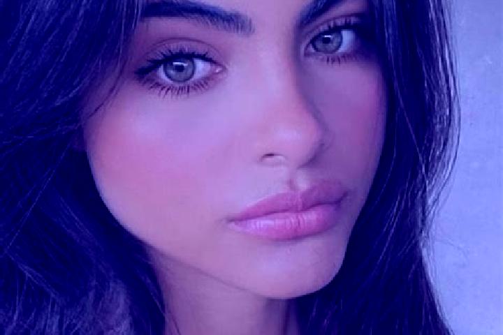 Sienna, 35, a chestnut green-eyed indian companion based in Tumpakkepuh. Offering Striptease, Massage, GFE. Available for incall and outcall, day and evening...