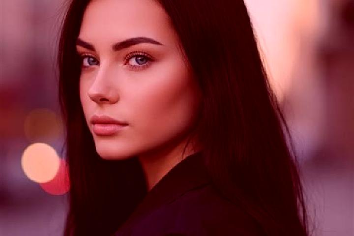 Sienna, 35, a red blue-eyed latina companion based in Kisiwani. Offering Roleplay, GFE. Available for incall and outcall, overnight bookings available.
