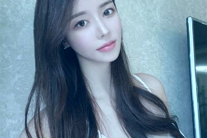 Sienna, 35 — Escort in Jiajinlong, China