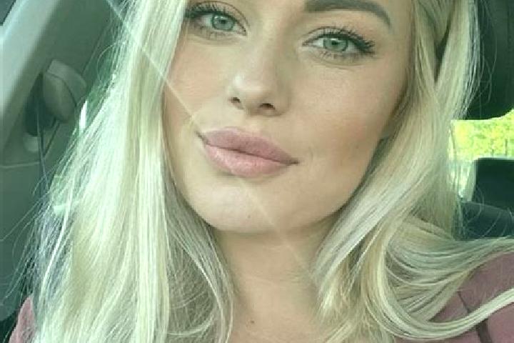 Sienna, 36, a blonde hazel-eyed middle eastern companion based in Tian an. Offering Duos, OWO, Striptease. Available for incall and outcall, overnight bookin...