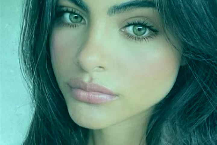 Sienna, 36, a brunette dark-eyed indian companion based in Abridge. Offering Roleplay, Prostate Massage, Travel Companion, Party Girl. Available for incall a...