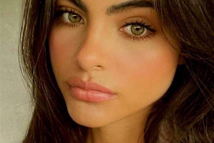 Sienna, 36, a brunette green-eyed mixed companion based in Beaumaris. Offering OWO, Dinner Date, GFE. Available for incall and outcall, overnight bookings av...