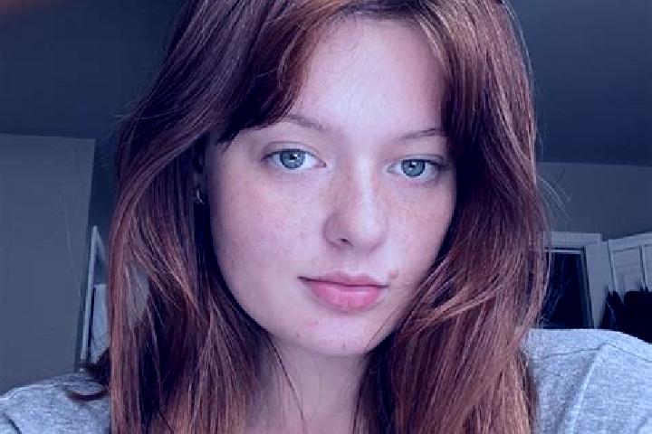 Sienna, 36, a red brown-eyed mediterranean companion based in Peninsula. Offering Couples, Duos, Deep French Kissing. Available for incall and outcall, day a...