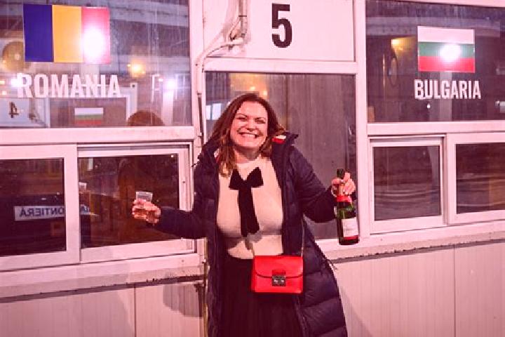 Sienna, 36 — Escort in Urlesti, Romania