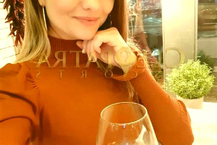 Sienna, 37, a blonde grey-eyed caribbean companion based in Plentzia. Offering OWO, Party Girl, Dinner Date. Available for incall and outcall, day and evenin...