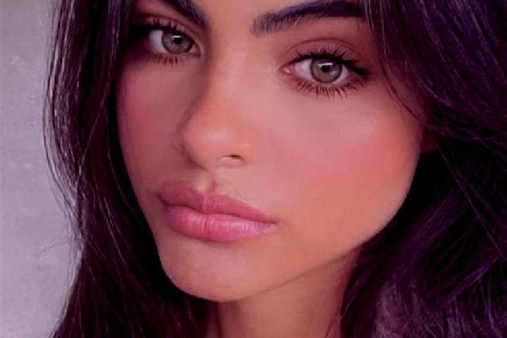 Sienna, 37, a brunette dark-eyed indian companion based in Kavani. Offering Duos, Deep French Kissing, Striptease. Available for incall and outcall, day and ...