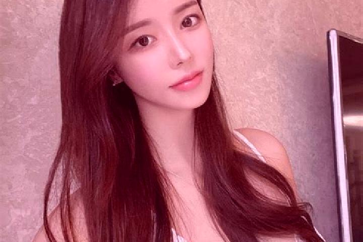 Sienna, 37 — Escort in Cangbu, China