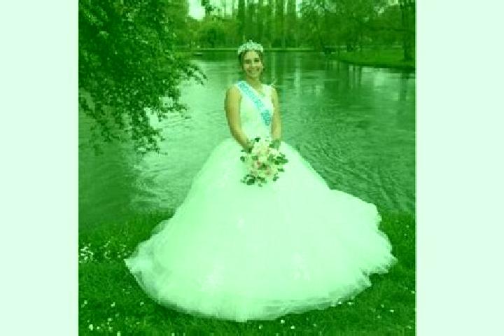 Sienna, 37 — Escort in Mehun-sur-Yevre, France